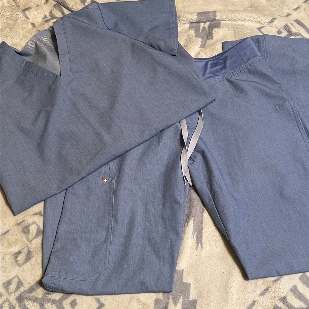 Figs Women's Short Sleeve Scrub Top and Pants Set in Slate Blue